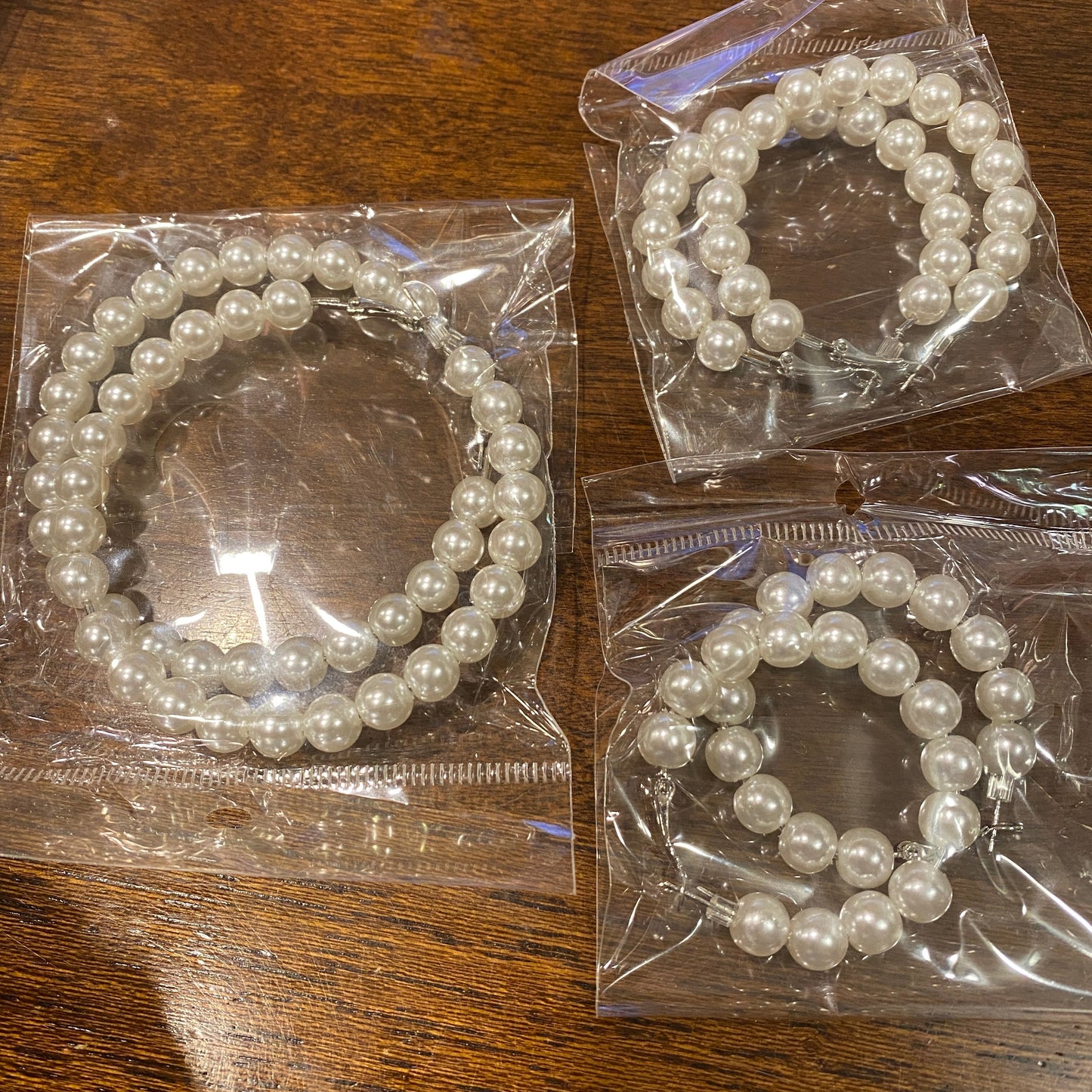 Metal Hoop Earrings - Pearl