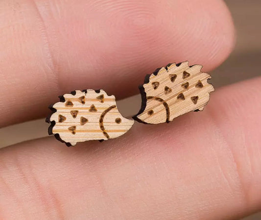 Wood Hedgehog Stud