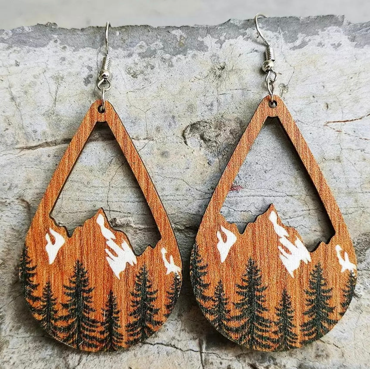 Wooden Teardrop Cutout - Brown Mountain