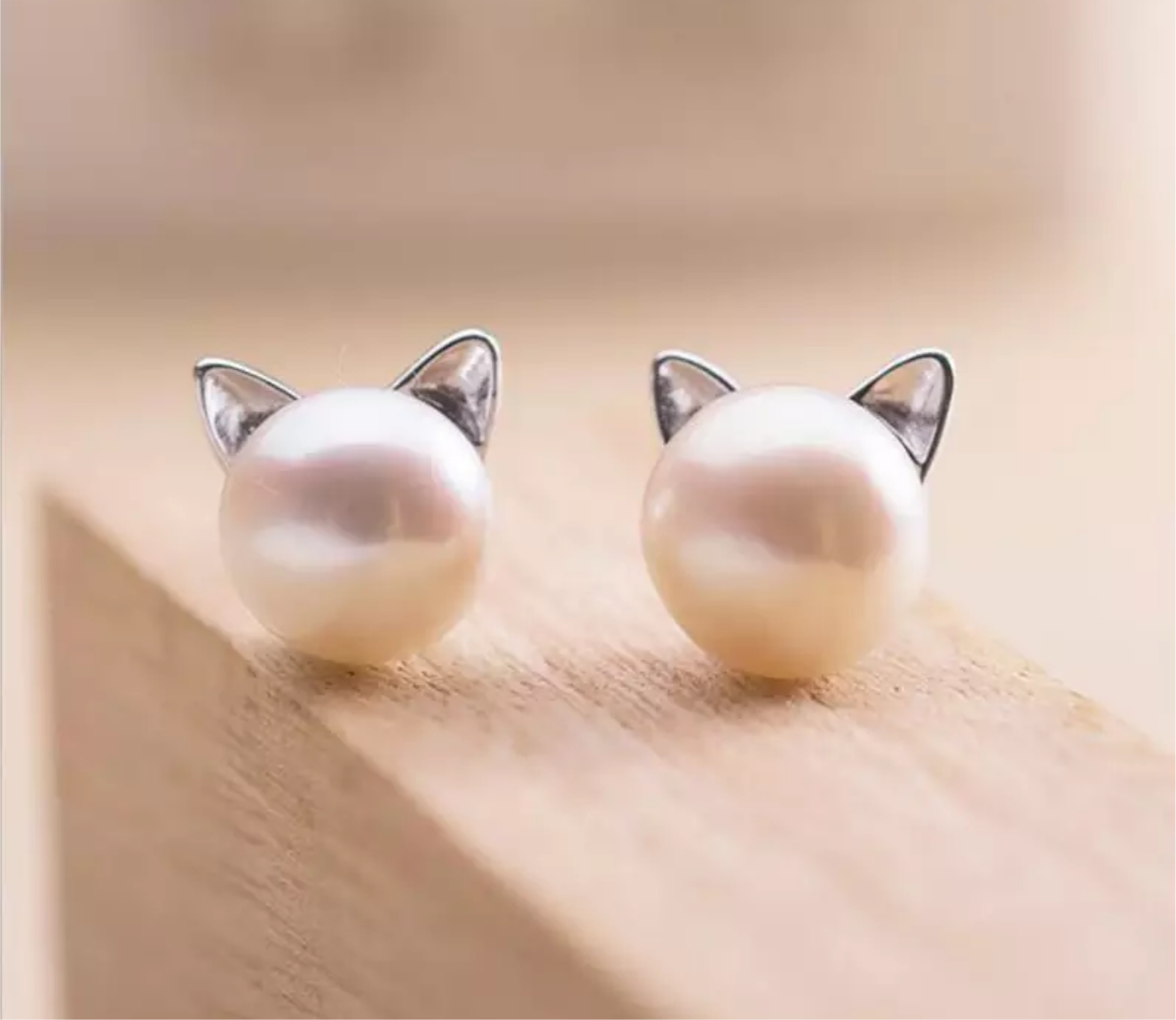 Metal Stud Earrings - Kitty Pearl