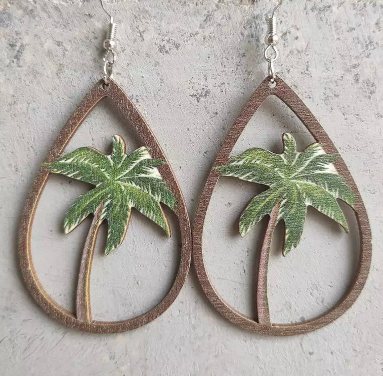 Wooden Teardrop Cutout - Palm Tree